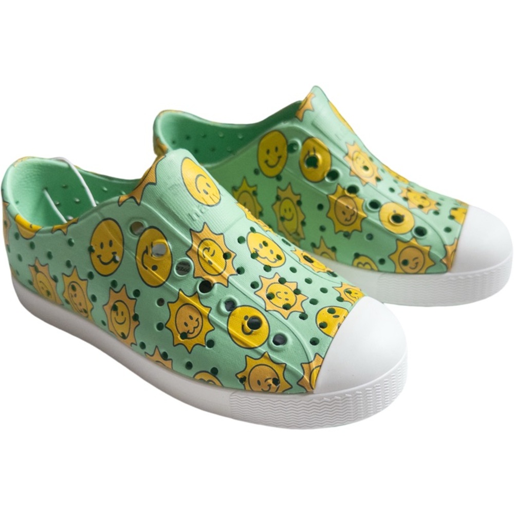 Native Shoes Jefferson Sugarlite Print in Candy Green/Raincoat Smile Size C11